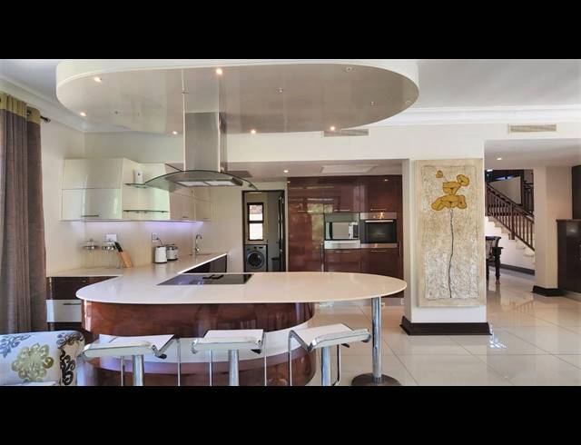 4 BEDROOM HOUSE FOR SALE IN ZIMBALI ESTATE